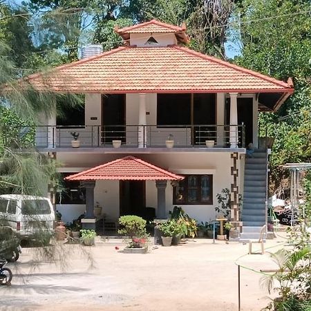 Kund Estate Stay มาดิเครี ภายนอก รูปภาพ