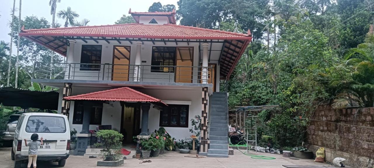 Kund Estate Stay มาดิเครี ภายนอก รูปภาพ