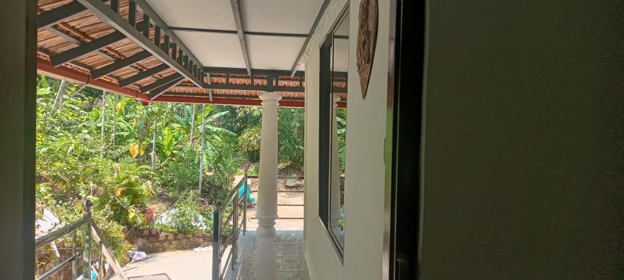 Kund Estate Stay มาดิเครี ภายนอก รูปภาพ