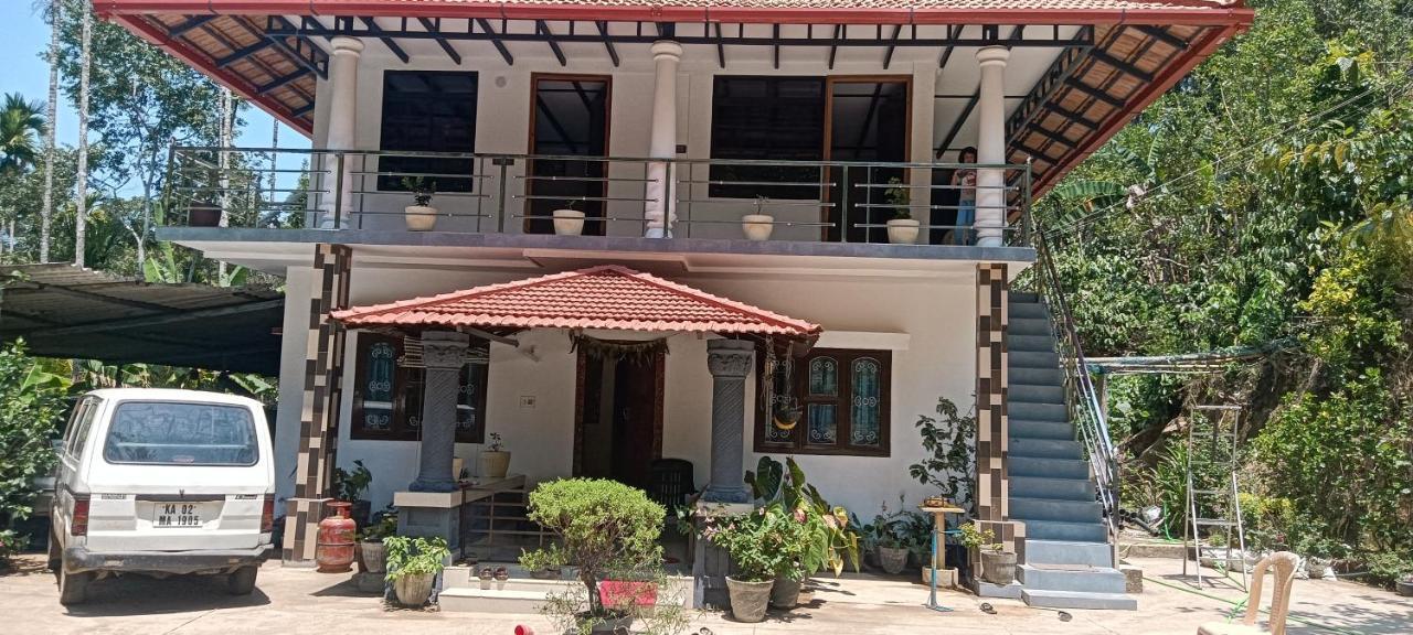 Kund Estate Stay มาดิเครี ภายนอก รูปภาพ