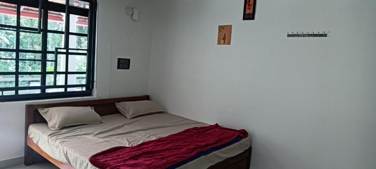 Kund Estate Stay มาดิเครี ภายนอก รูปภาพ