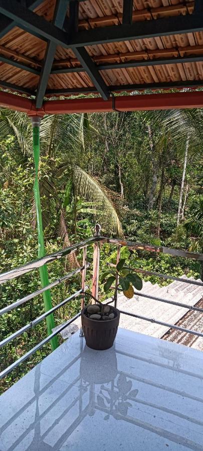 Kund Estate Stay มาดิเครี ภายนอก รูปภาพ