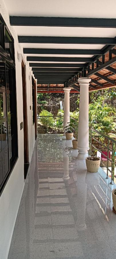 Kund Estate Stay มาดิเครี ภายนอก รูปภาพ